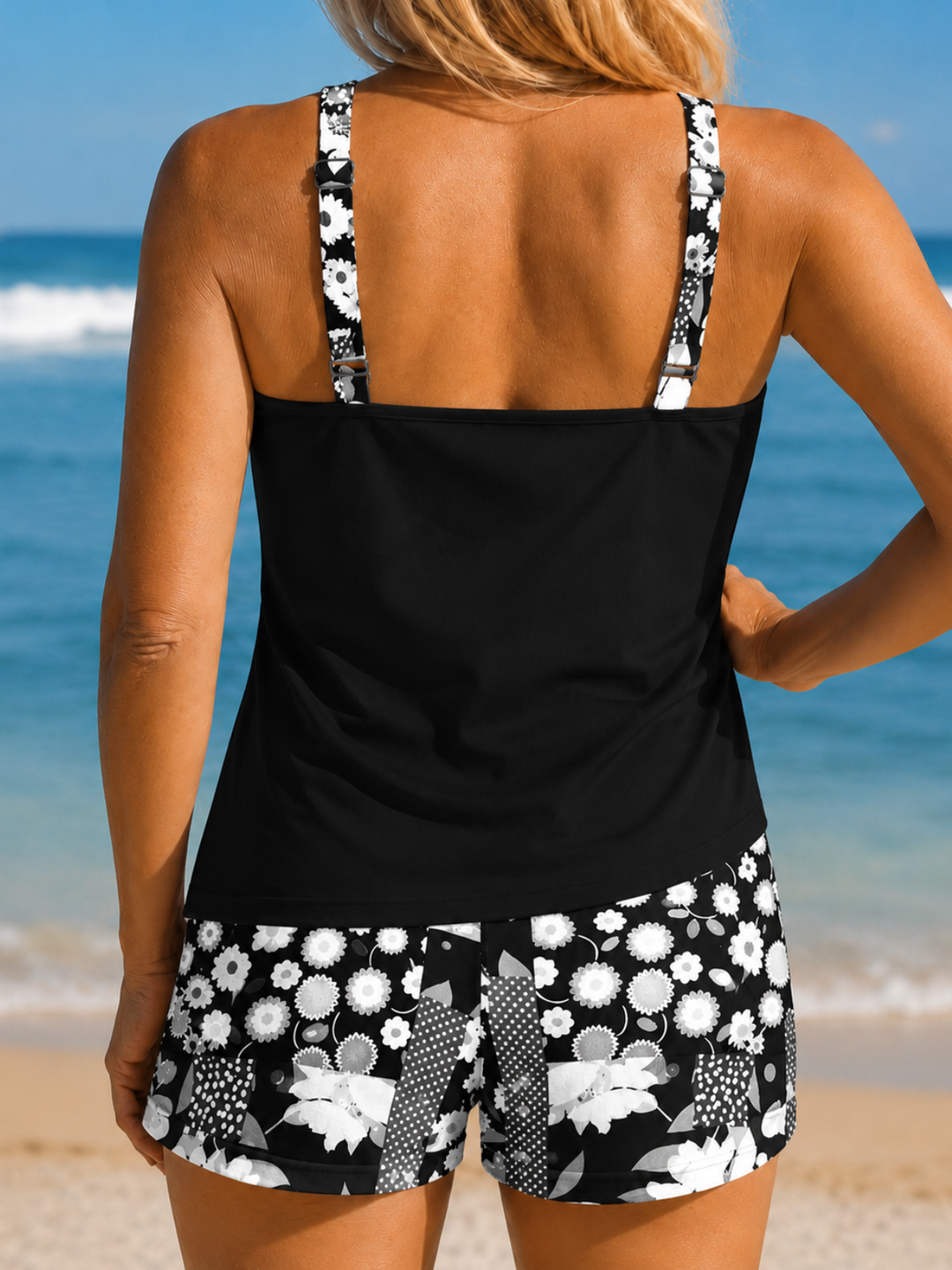 Melanie | Two-Piece Swimsuit with Comfortable Fit and Floral Beach Style